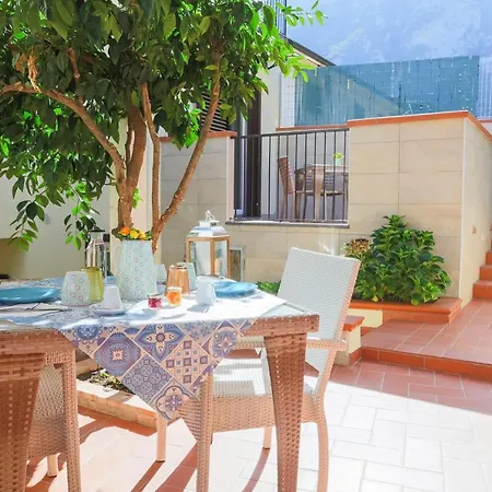 ベッド・アンド・ブレックファスト Amaltea 4*