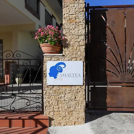 ベッド・アンド・ブレックファスト Amaltea 4*