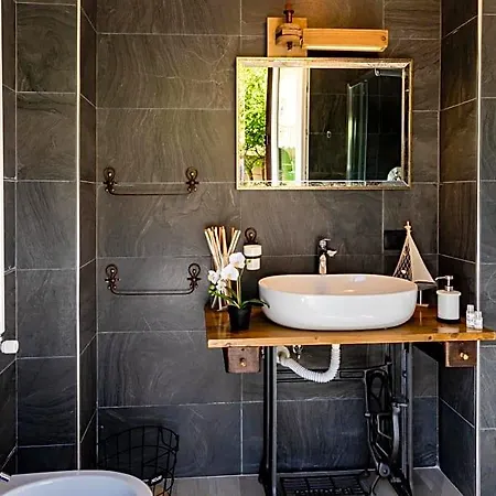 Amaltea Bed & Breakfast 4*